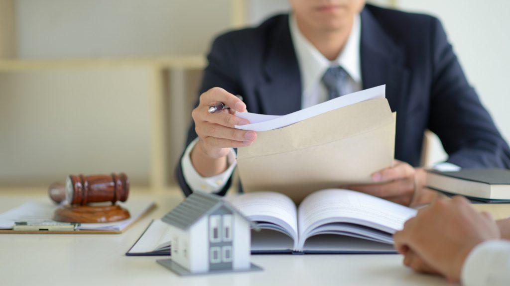 REASONS THAT MAKE IT NECESSARY TO HIRE AREAL ESTATE ATTORNEY