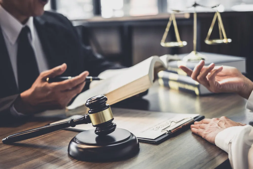 SHOULD YOU HIRE A BUSINESS LITIGATION ATTORNEYS IN ATLANTA?